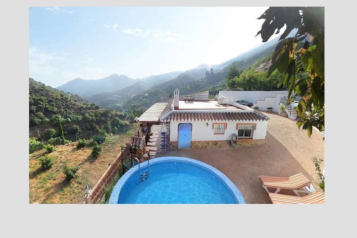 Gîte pour 7 personnes, avec jardin ainsi que piscine et balcon, animaux acceptés