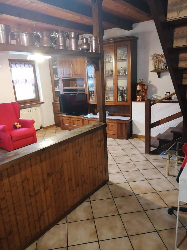 Haustierfreundliches 'Mountain Chalet' mit Pool in Mompantero, Turin Provinz