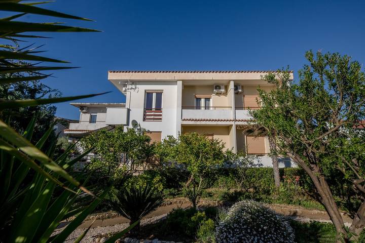Ferienwohnung für 2 Personen, mit Balkon/Terrasse, mit Haustier auf Rab - 4
