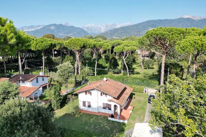 Villa pour 8 personnes, avec jardin, animaux acceptés à Massa (Italie)