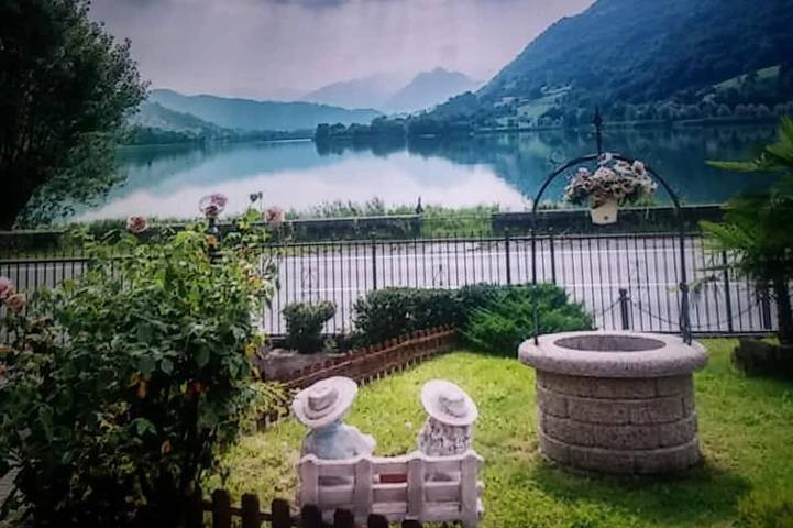 Villa per 12 persone, con idromassaggio e balcone nonché giardino in Provincia di Bergamo