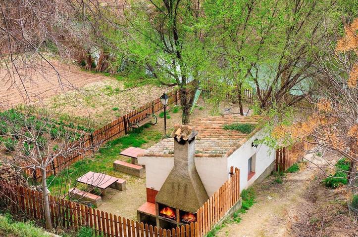 Casa rural para 8 personas, con Terraza y Jardín además de Vistas al lago y Vistas en Jorquera