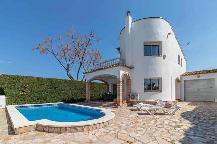 Casa rural para 6 personas, con jardín además de balcón y vistas en San Pedro Pescador - 2