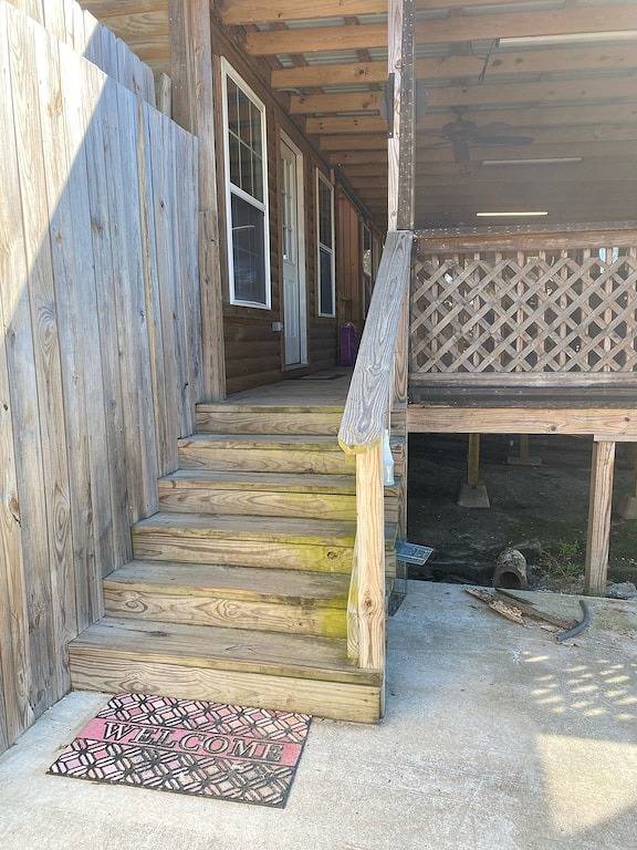 Cozy one bedroom cabin with lake view in Toledo Bend Reservoir