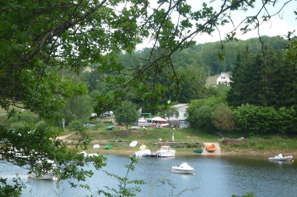 Maison Salles-curan avec terrasse et jardin clos à 100m. lac de pareloup in Salles-Curan, Lac de Pareloup
