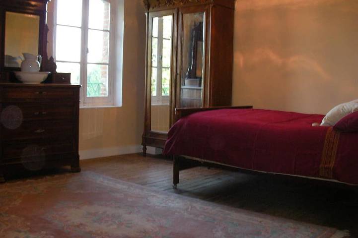 Location de vacances pour 23 personnes, avec jardin à Corbarieu - 3