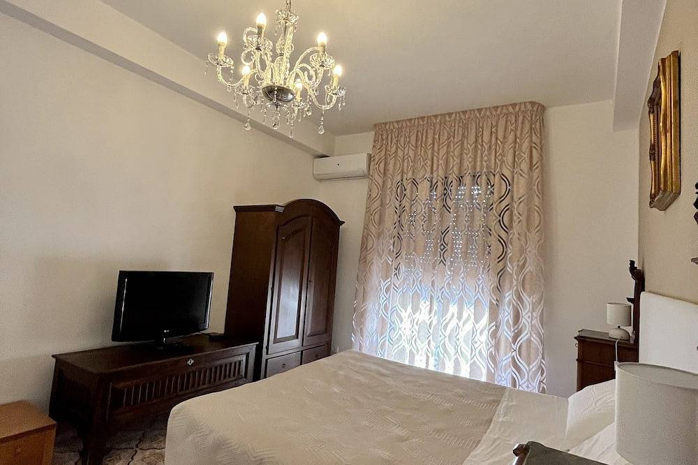 Ganze Wohnung, [The Peach 2] Large flat in downtown in Trapani, Trapani Provinz
