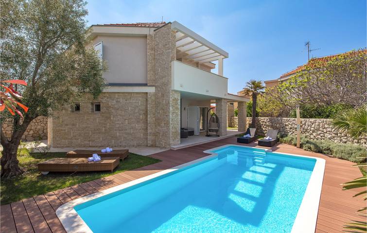 Location de vacances pour 8 personnes, avec Terrasse à Gajac