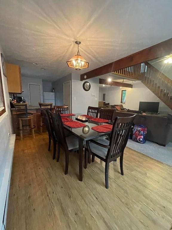 Mountain Cabin, Firepit + Fireplace, Free pool, gym, ski, water sports + more in Saw Creek, Pike County