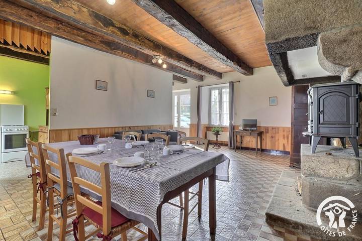 Gîte pour 3 personnes, avec jardin à Bazouges-la-Pérouse - 4