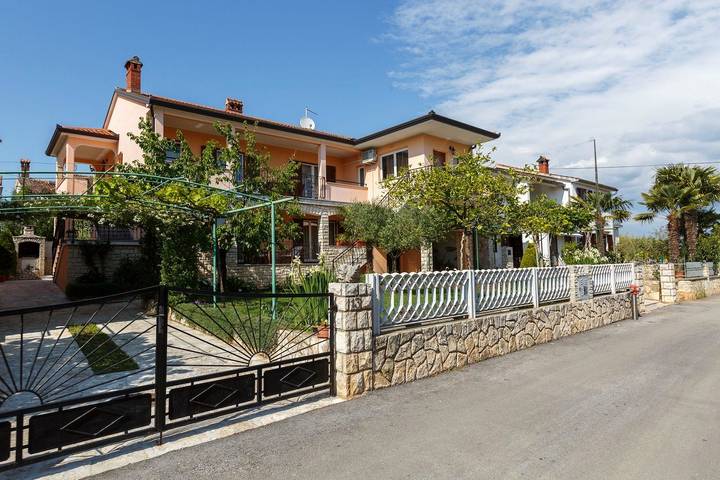 Ferienwohnung für 6 Personen, mit Balkon/Terrasse in Rovinj