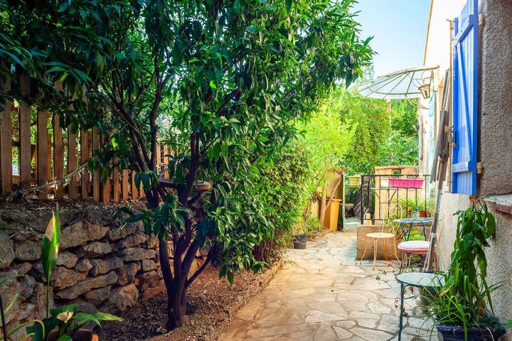 Villa la figounette du soleil – Air-conditioned Apartment with Garden View in Le Revest-les-Eaux, Mediterranean Coast (France)