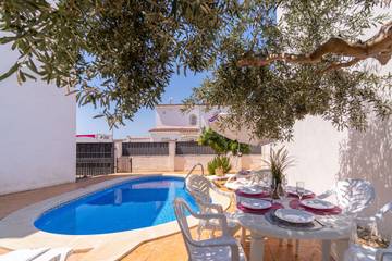 Villa voor 6 Personen in Castelló d'Empúries, Costa Brava, Afbeelding 1