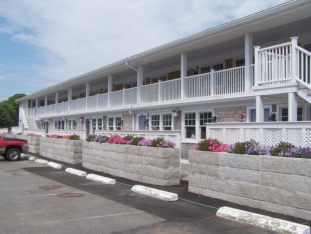 Ganze Wohnung, Cape Cod Oceanfront Beachfront New Condo mit Meerblick und privatem Sandstrand! in Dennis Port, Dennis