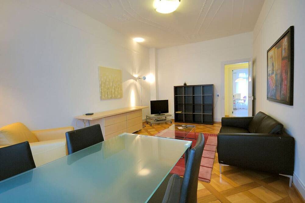 Ganze Wohnung, 1Br flat near lake and city center (Mainau 18.3) in Zürich, Bezirk Zürich
