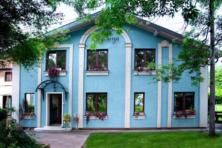 Appartement de vacances pour 2 personnes, avec vue et piscine ainsi que jardin et sauna, animaux acceptés