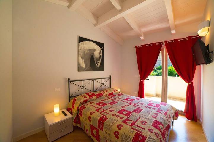 Gîte pour 5 personnes, avec piscine ainsi que jardin et jacuzzi à Cupra Marittima - 3