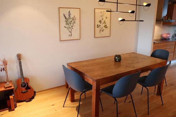 Casa rural para 8 personas, con vistas y jardín además de vistas al lago y sauna en Islandia