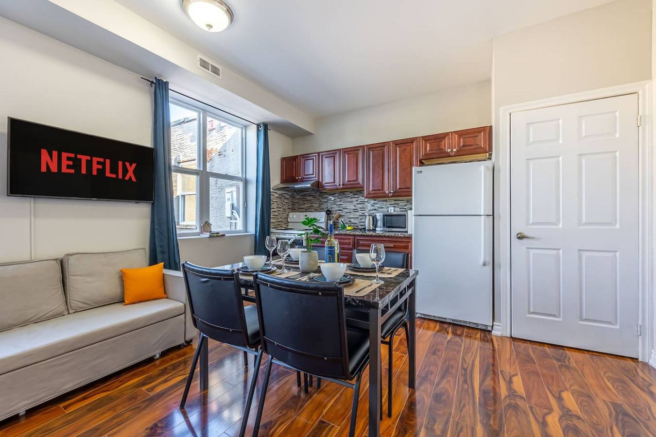 Entire apartment, Modern 1Br Getaway, Walk to Niagara Falls in Niagara Falls, Niagara falls