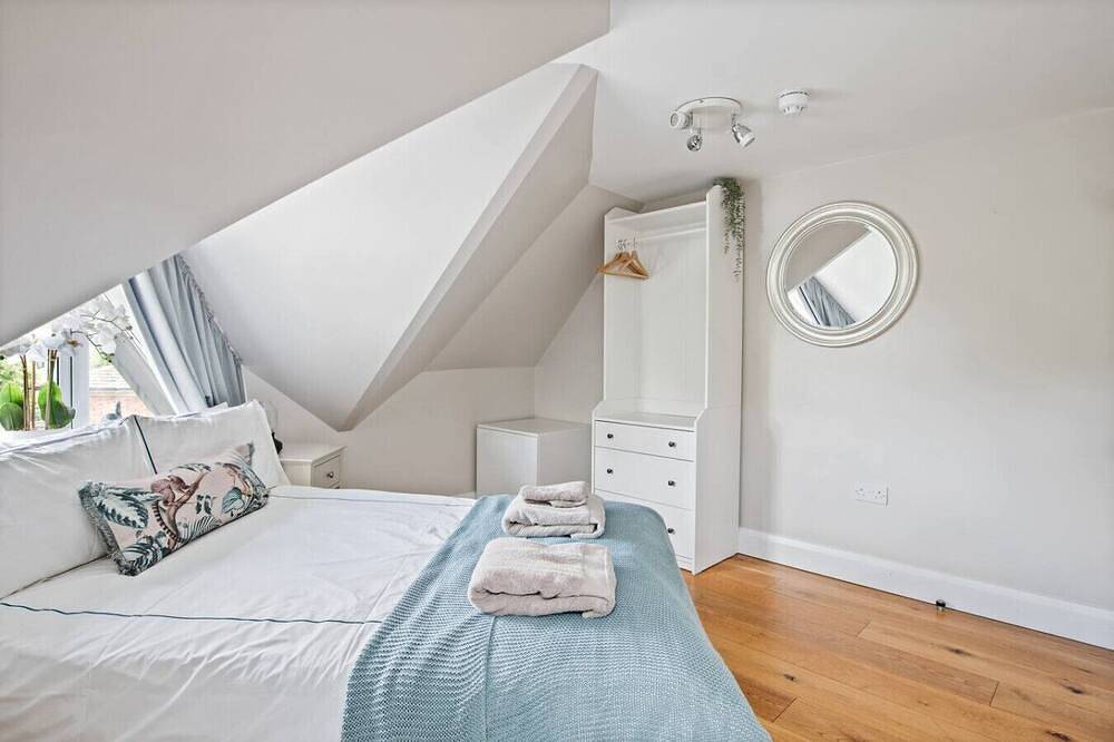 Entire apartment, Enjoy cosy comforts and local pub and restaurant discounts in the heart of Brockenhurst in Brockenhurst, Hampshire