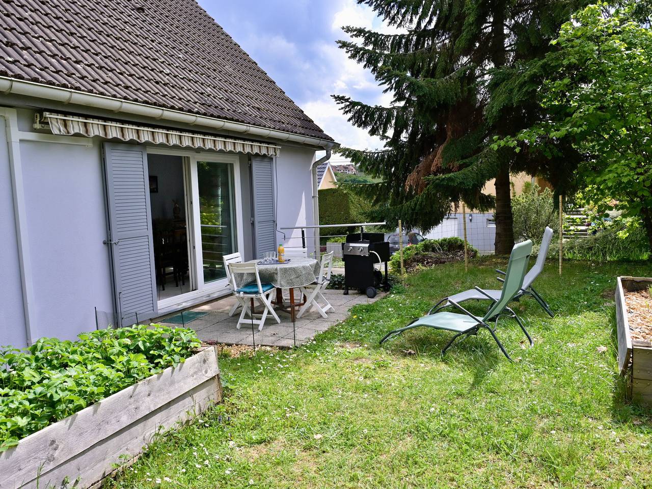 Encantadora Casa con Terraza Privada y Aparcamiento en Zellenberg in Zellenberg, Parque natural regional de los Ballons des Vosges