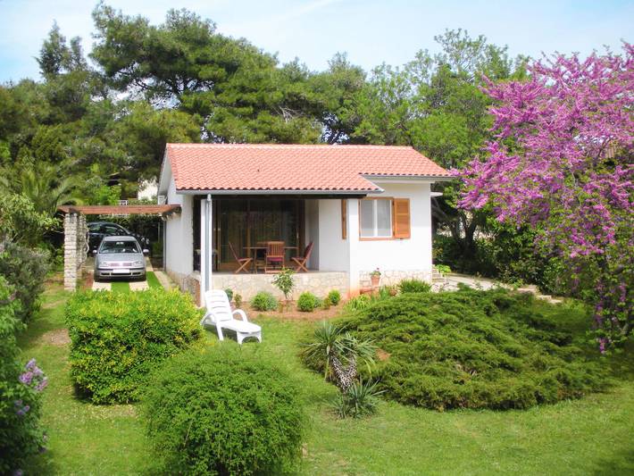 Ferienhaus für 4 Personen, mit Terrasse und Garten in Premantura