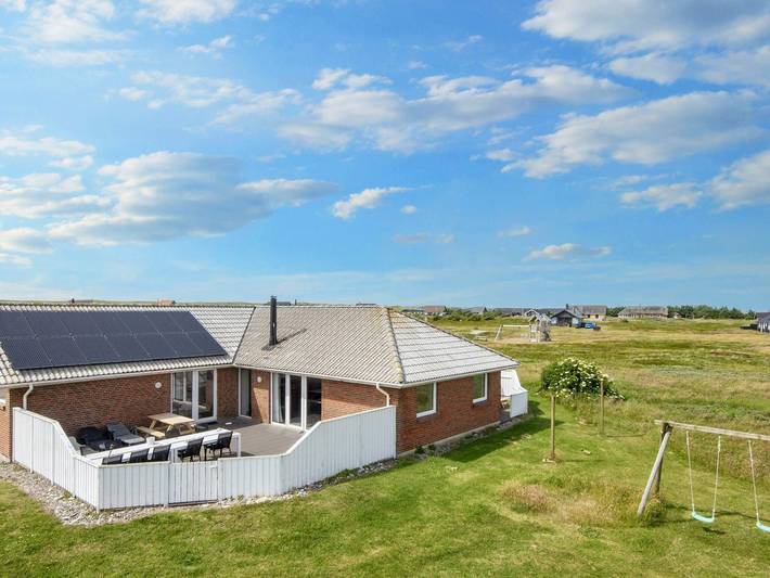 Ferienhaus für 12 Personen, mit Whirlpool und Terrasse sowie Pool und Sauna