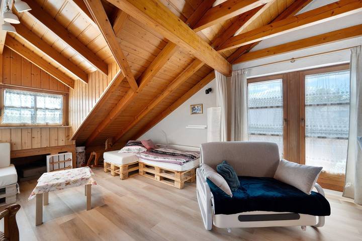 Ganze Wohnung, Ferienwohnung 'Emmaus' mit Balkon und WLAN in Tiefenbronn, Nordschwarzwald