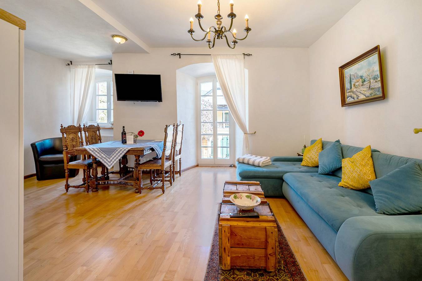 Entire apartment, Apartment 'Schatztruhe - Ferienwohnung' with Mountain View, Shared Terrace and Wi-Fi in Maring-Noviand, Bernkastel-Kues region