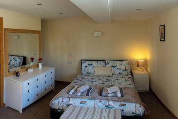 Log Cabin for 7 People in Bude, Cornwall, Photo 4