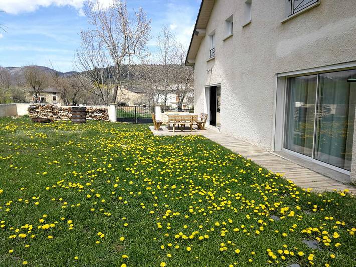 Gîte pour 9 personnes, avec Terrasse et Jardin