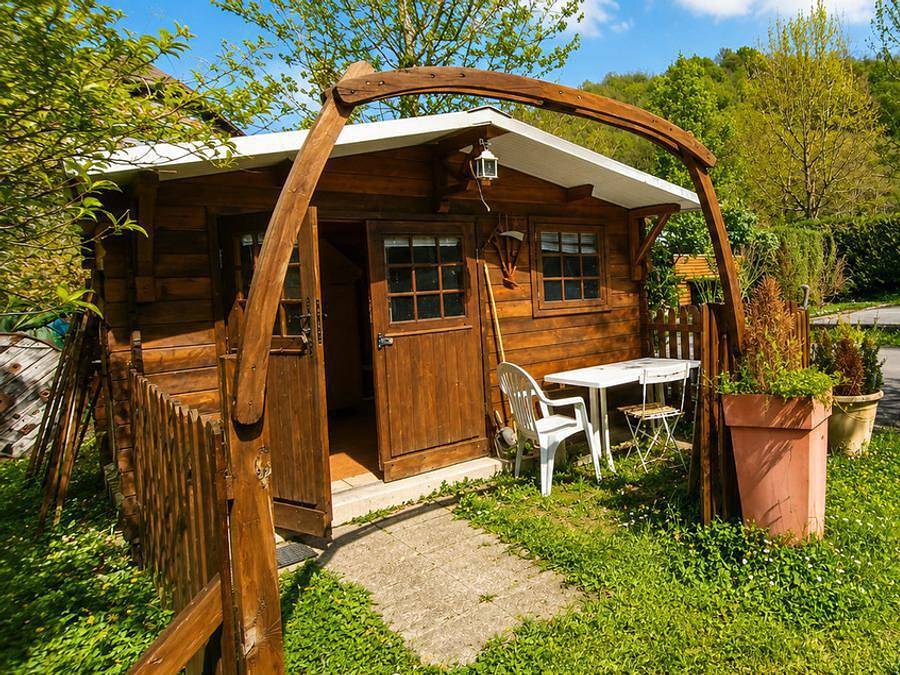 Camping Uhaitza - Chalet 2 personnes - Petit Chalet bois dortoir (sans cuisine, ni eau) in Gotein-Libarrenx, Région d'Oloron-Sainte-Marie