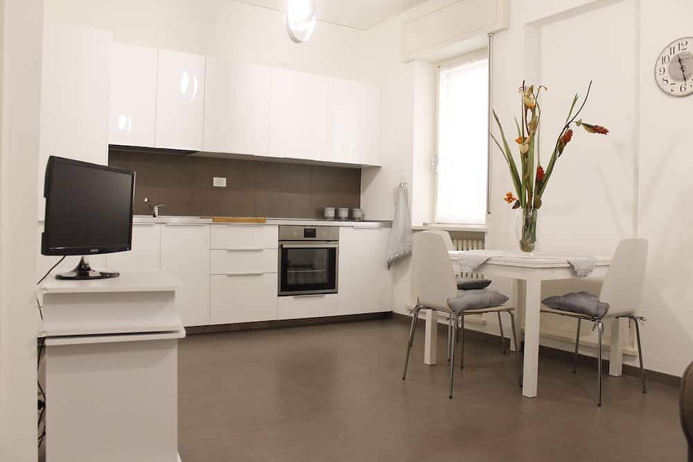 Geheel appartement, King Lear - White Rose - 2 tot 5 personen op 100 meter van de Arena in Centro Storico, Verona