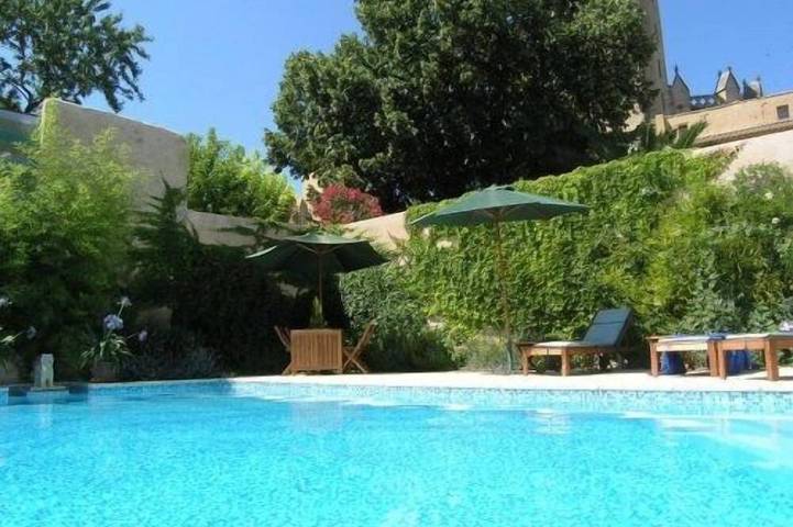 Location de vacances pour 8 personnes, avec Terrasse et Jardin à Capestang