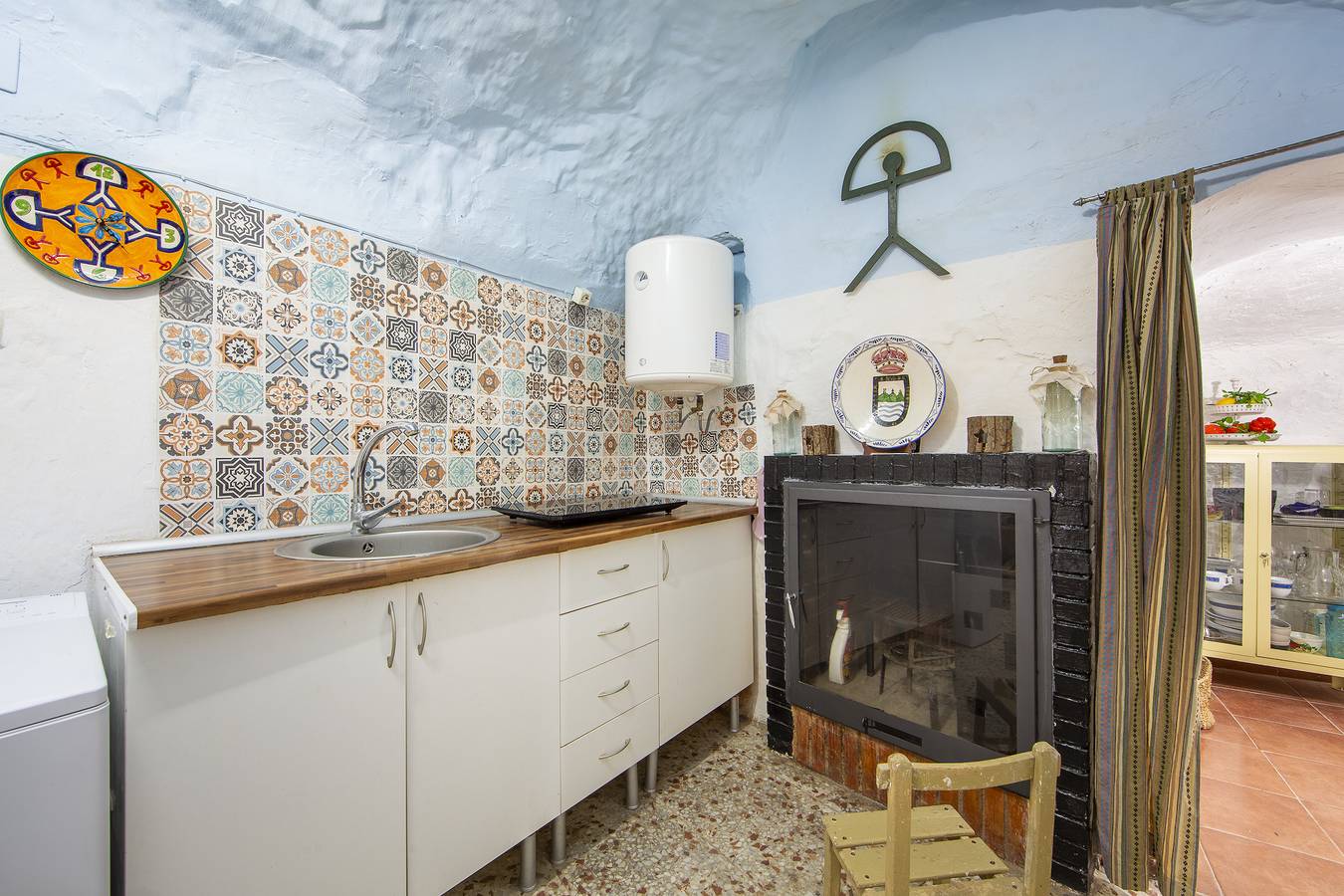 Casa de vacaciones 'Cueva' con vistas a la montaña, terraza privada y Wi-Fi in Gádor, Provincia de Almería