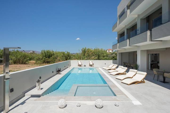 Hôtel pour 2 personnes, avec piscine et vue ainsi que jardin et bassin pour enfant