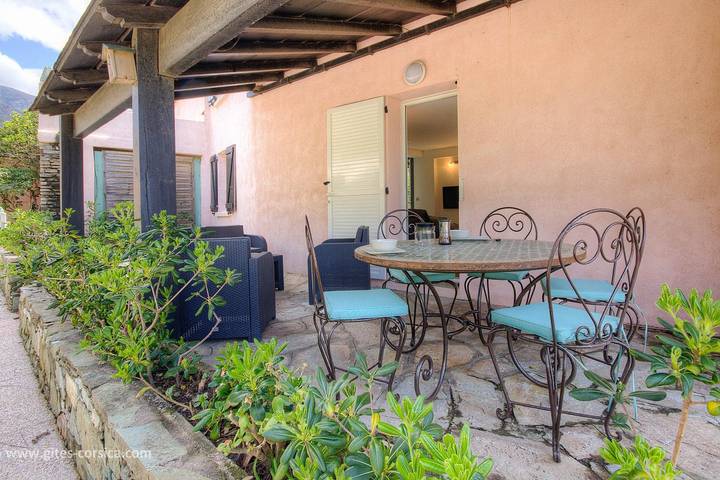 Gîte pour 4 personnes, avec Terrasse à Barrettali