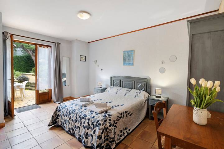 Chambre d’hôte pour 2 personnes, avec Jardin et Bassin pour enfant