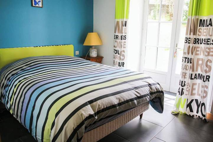 Location de vacances pour 13 personnes, avec jardin, animaux acceptés à Larodde - 2