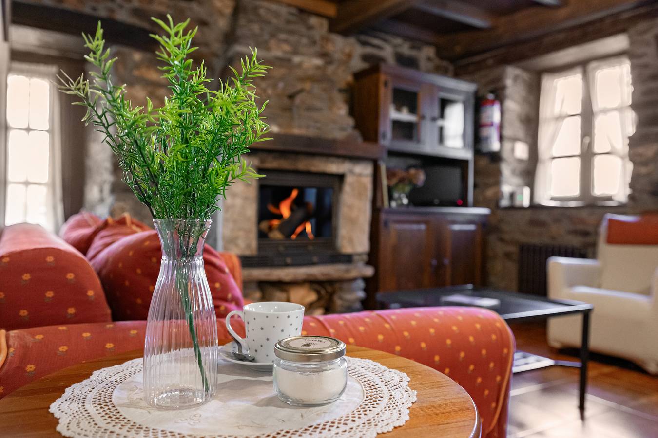 Casa rural 'Xepo' com vista para a montanha, terraço privado e Wi-Fi in Cangas del Narcea, Montanhas Cantábricas