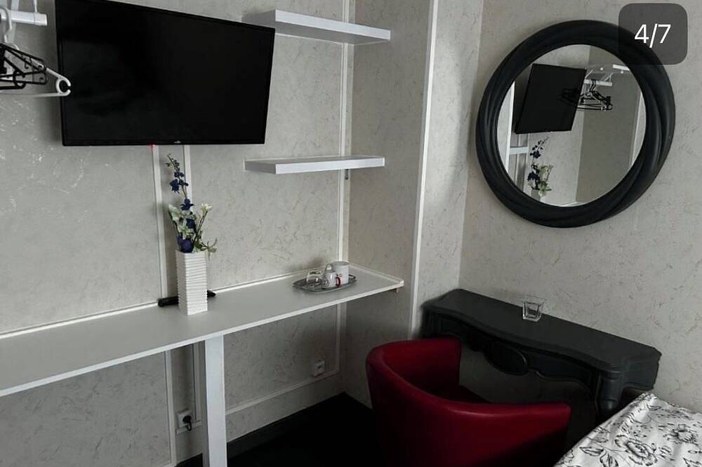 Comfortable, quiet Mawa room with adjoining bathroom in Vaulx en Velin (69) in Vaulx-en-Velin, Rhône