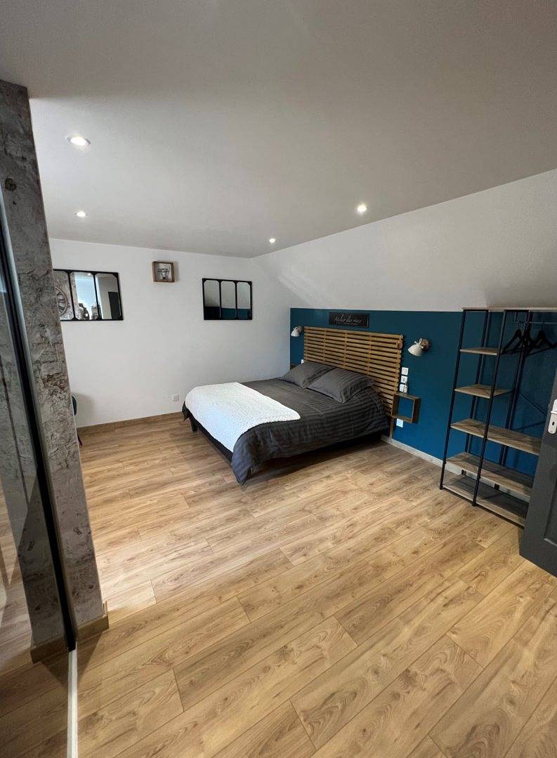 Chambre d'hôtes La Tour Carrée - Chambre l'atelier des rêves in Éclans-Nenon, Jura