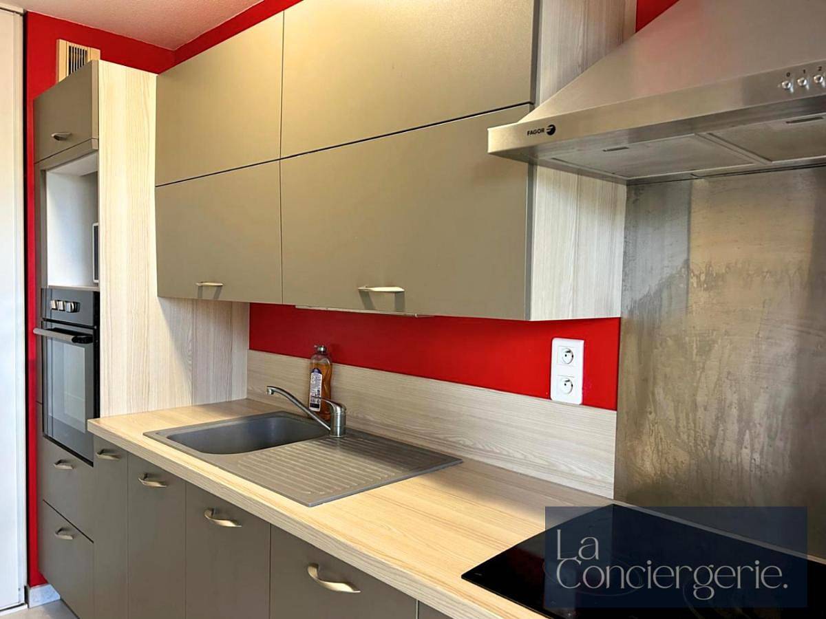 Appartement entier, Two-Bedroom Apartment in Mignaloux-Beauvoir, Vienne (France)