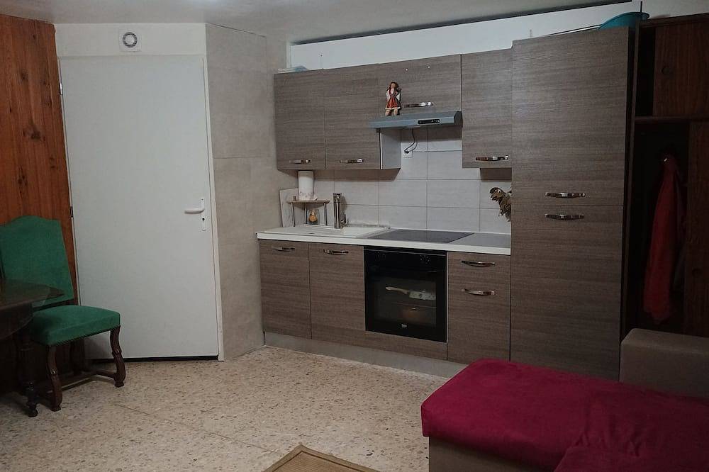 Ganze Wohnung, Ground floor studio in Béziers, Côte d'Améthyste