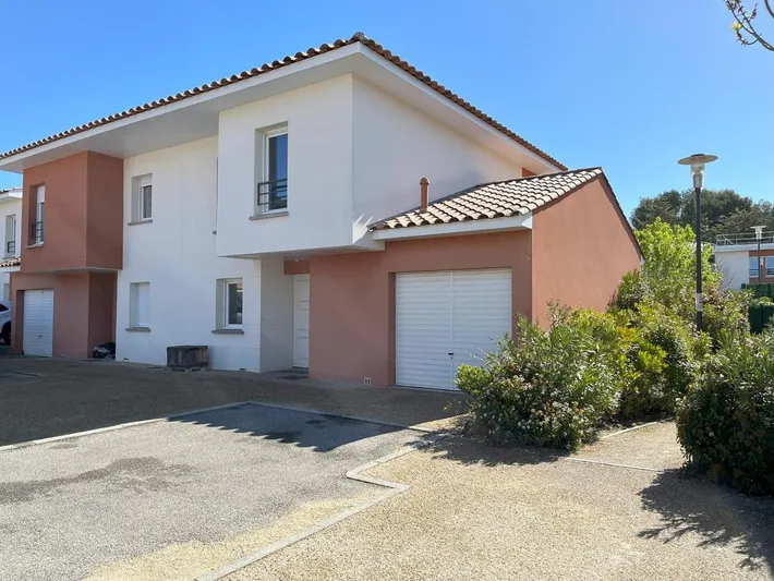 Casa de vacaciones para 6 personas, con jardín además de terraza y jacuzzi - 1