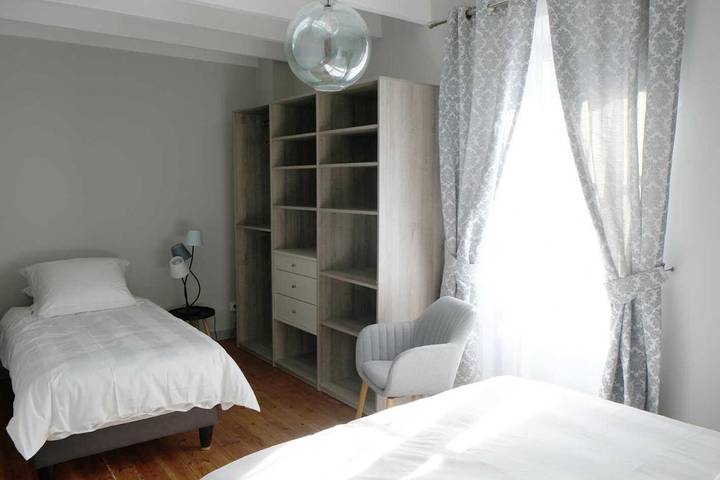 Location de vacances pour 3 personnes, avec jardin à Celle-Lévescault - 3