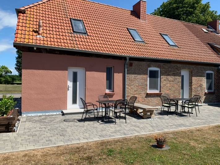 Ferienwohnung für 2 Personen, mit Terrasse und Garten in Schaprode