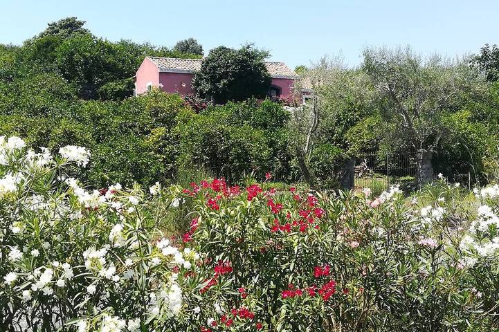 Casa vacanza per 7 persone, con terrazza e giardino, con animali domestici sull' Etna