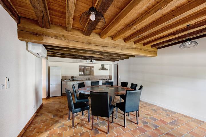Ferienhaus 'La Colonie – Grange Arthuis' mit Terrasse, WLAN und Klimaanlage in Lavau, Loire-Tal