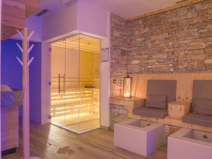 Hôtel pour 9 personnes, avec jardin et jacuzzi ainsi que piscine et sauna à Alagna Valsesia - 3